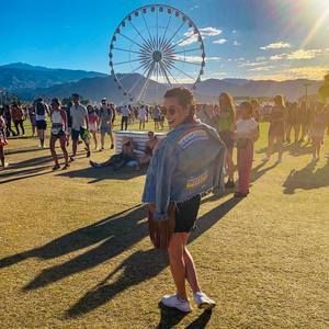 Meet your Posher, Kayla